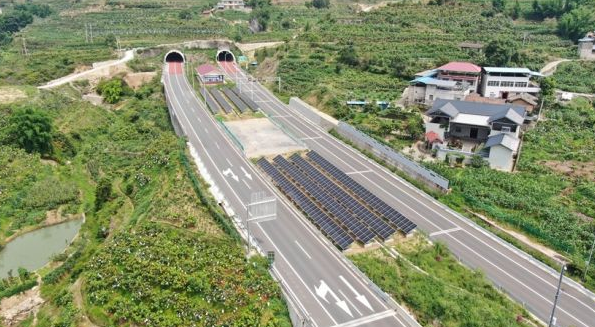接高速、进校园、上车棚……多地“尝鲜”光伏发电！政府表态：将全面推广光伏应用